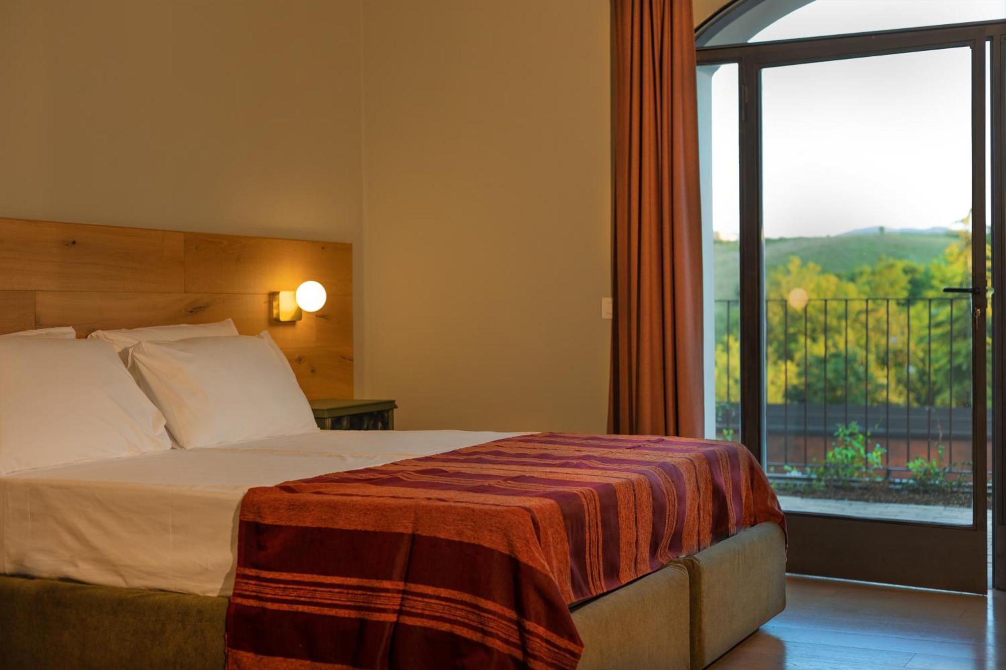 Luce Boutique Hotel Fortunago Eksteriør billede